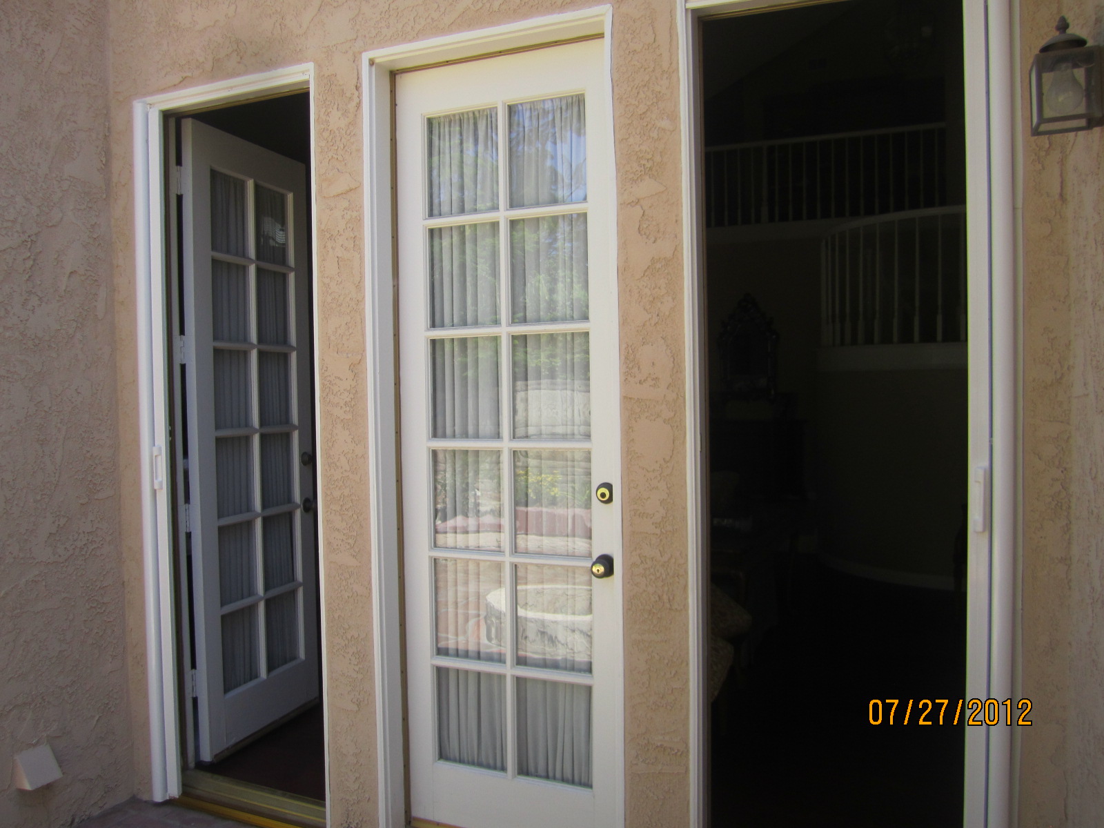 Screen Window and Door Screens in Northridge Retractable Doors